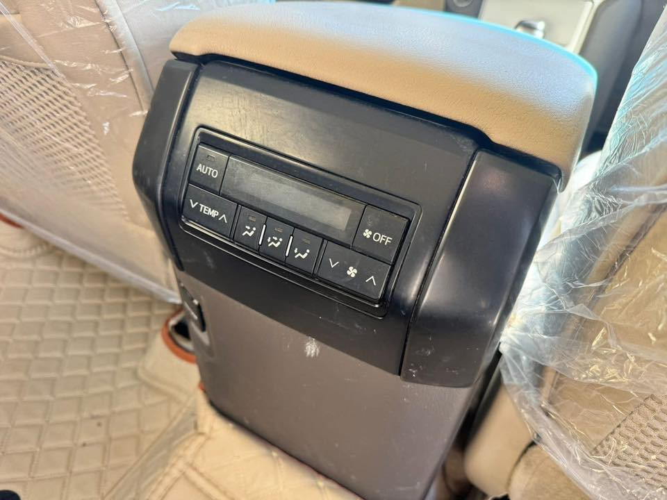 السلام عليكم برادو 2019 للبيع مستعجل بيها مكفوله كفاله عامه فول مواصفات 1/1
مكلف بالنشر للاستفسار ‭0772 254 5668‬
