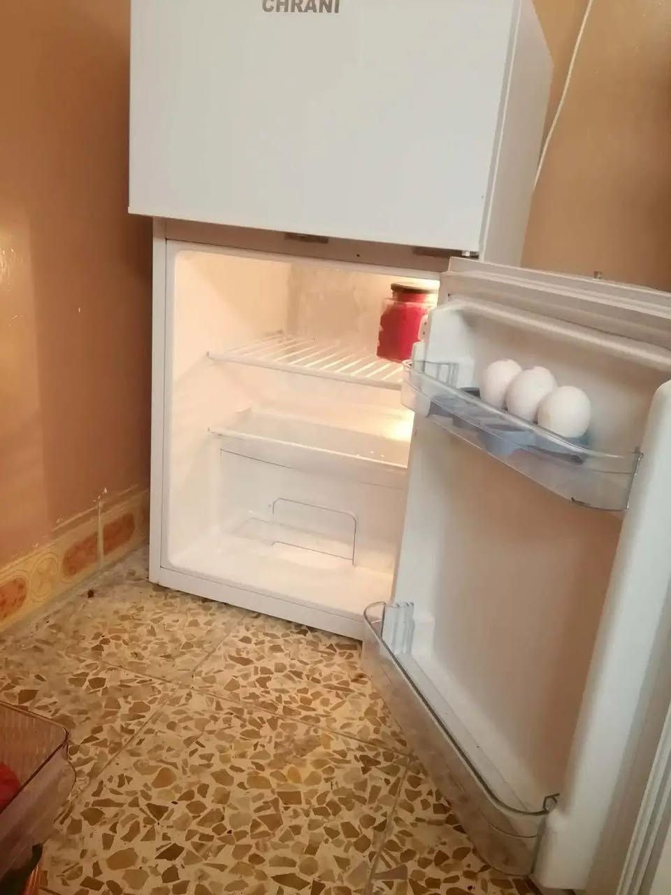 للبيع  ثلجه نضيفه صغيرة جديده استعمل شهر 
سبب البيع انتقلنا البيت اريد اشتري ثلجه كبيرة اني اشتريتها ب١٨٠ 
أبيعها ب١٢٠ موصل, نينوى


**إذا كنت صاحب هذا الإعلان وتريد حذفه لأي سبب، رجاءا أرسل رسالة إلى الدعم الفني**