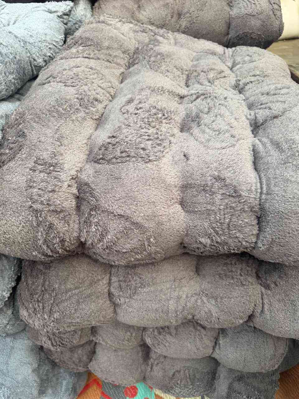 ياالله اللهم.صلى على محمد وآل محمد 
مفروشات الشورجه 
عروض نار
تم وصول جودليه بوهيمي فراشه 
طول ٢٠٠
العرض ٩٠  قياس كبيرا جدا
وزن جودليه ٣ وربع كيلو
سعر قطعه فقط ١٠ الف 
العنوان الغزاليه شارع ضغط شارع عسل 
الاتصال او مراسله صفحه  ***********
اهلا وسهلا بكم
