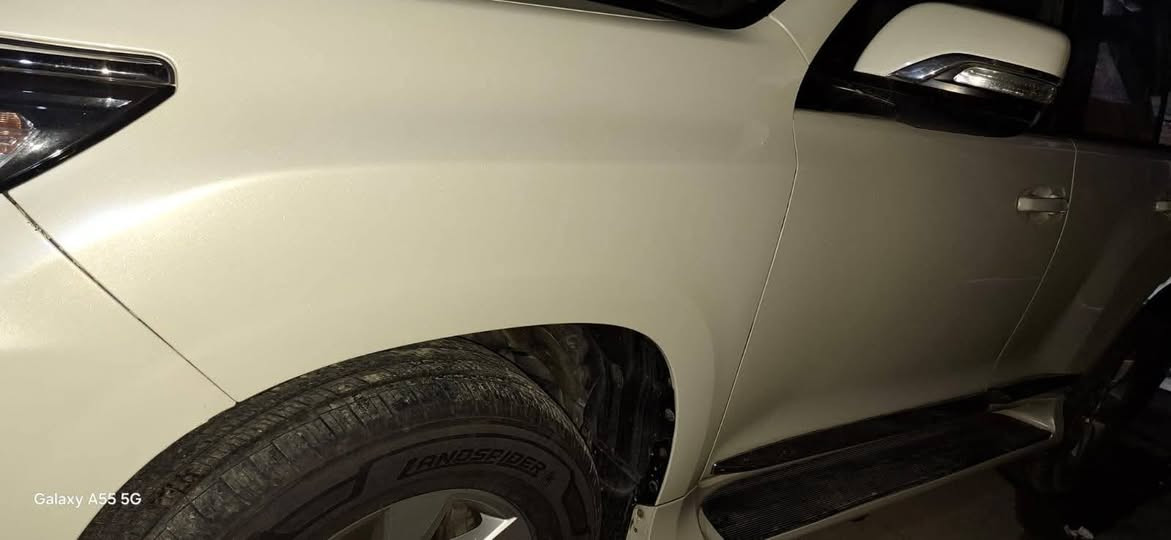 السلام عليكم برادو ٢٠١٩رقم بغداد بيهة اربع ابواب مفتوحة من الشركة ماشية١١٨سيارة تخم تأير جاهزة من كل نواحي سعر ٣٧٥ وبيه مجال مكان السيارة بغداد
رقم الهاتف :*********** د.علي
