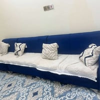 اثاث  استخدام قليل قنفات ٧ مقاعد (3 مقاعد ثنائية، 1 مقعد مفرد) ميز بلا...