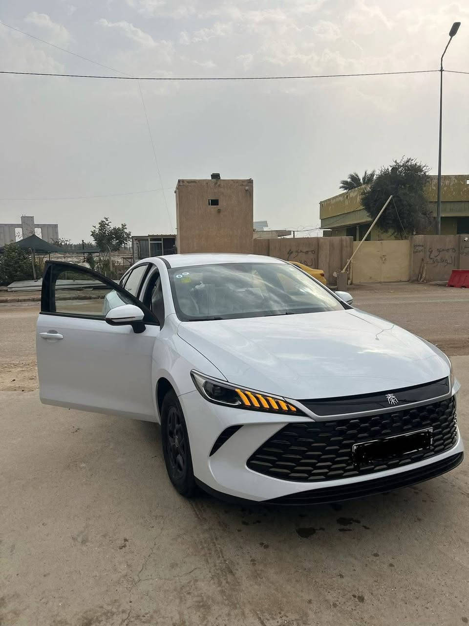 السلام عليكم. 

جن بلاص 25 داخل أبيض 
ماشيه 6 الالف فقط
رقم بغداد
السعر 18.500

***********
