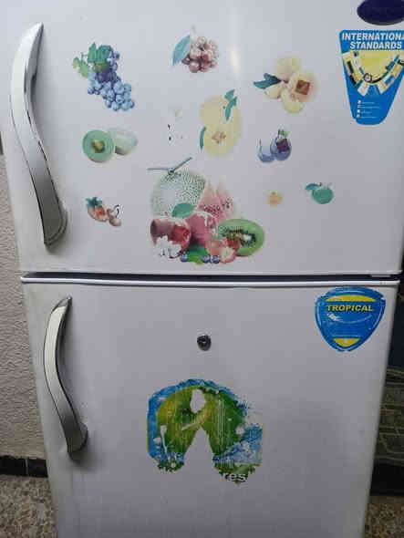 ثلاجه ال جي الاصلي باب اول شغاله شرط الفحص السعر 150 الف 
*********** 
عنواني البصرة البصرة
