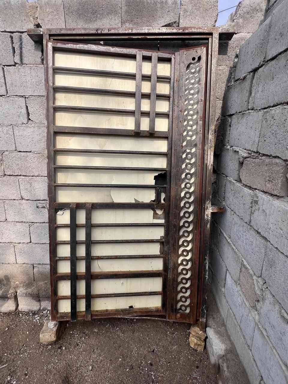 اسلام عليكم باب للبيع السعر 75
اي ستفسار خاص
هاتف ***********
