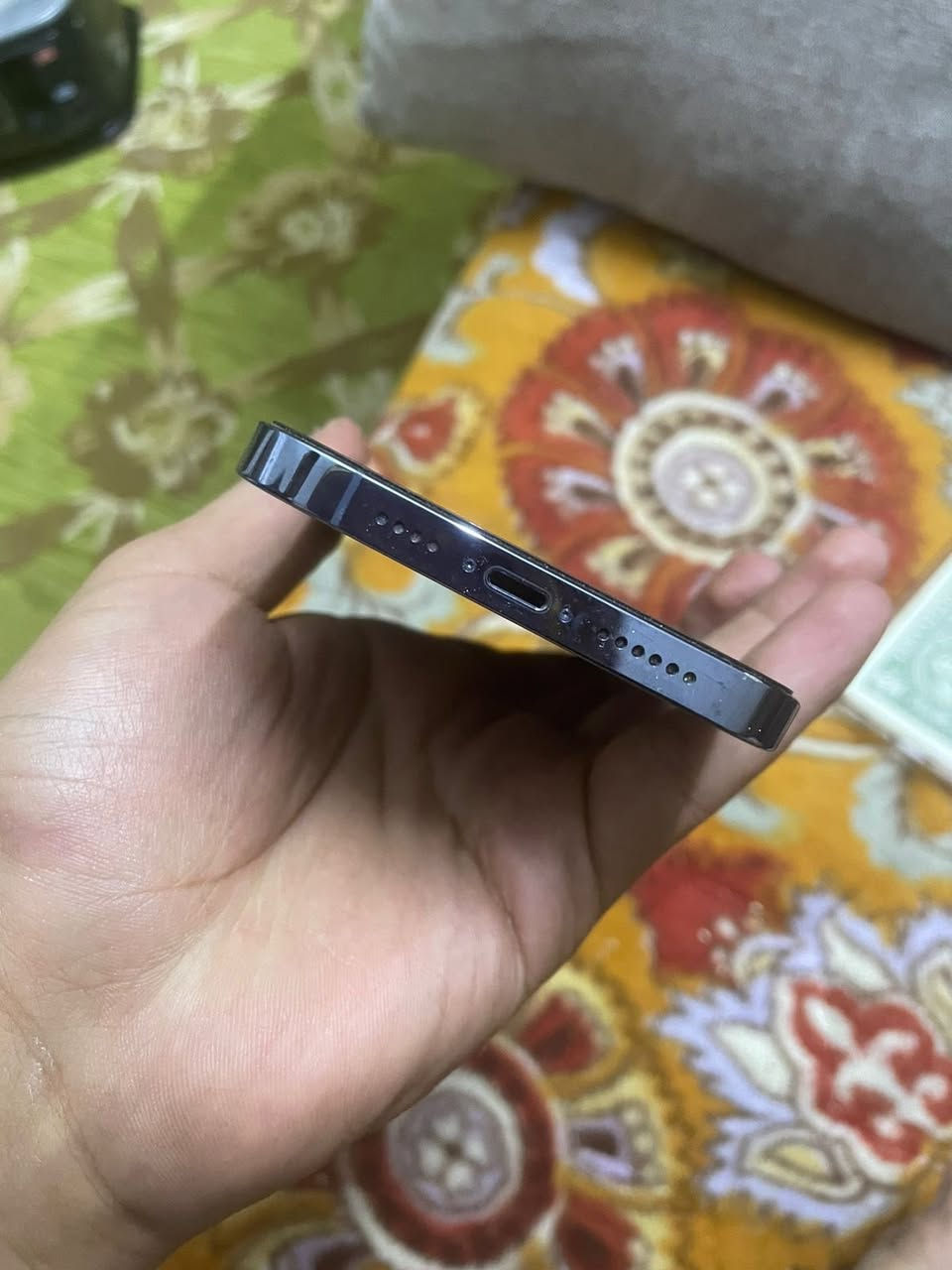 السلام عليكم ١٣ برو ماكس للبيع ذاكرة 256 ممفتوح مكفول وين متريد تفحص بس بطارية ناصية ٧٦ ***********
