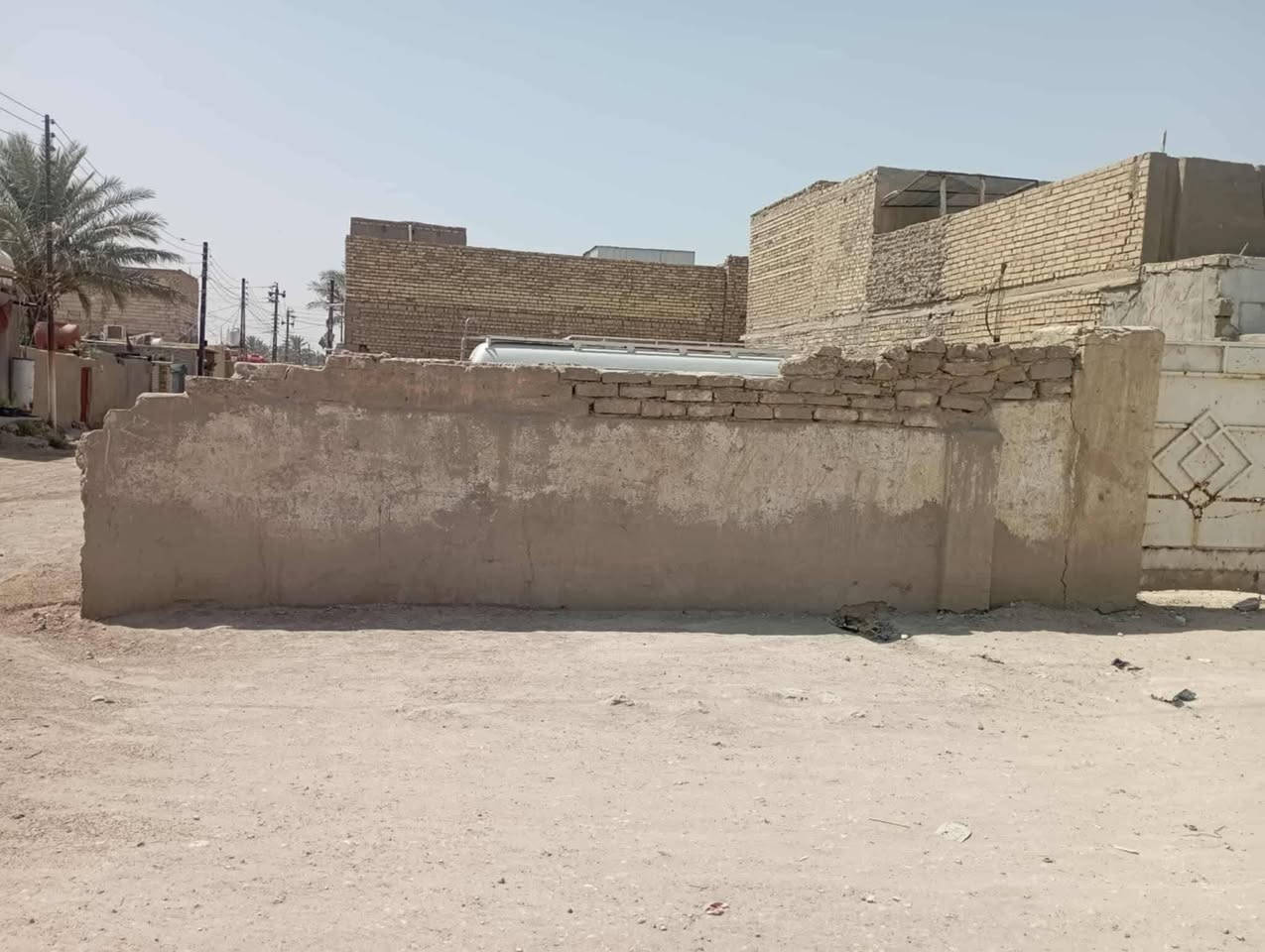 السلام عليكم قطعه ارض طابو صرف المساحه 220 الواقع حال 230 اركن على شارعين واجهيه 11 النزال 20 نهايه شارع الوسطاني وتبعد على الشارع الوسطاني 30 متر وشارع الرئيس مال الوسطاني يبعد عليها 500 متر الموقع حلو وسعرها حلو صرف للاستفسار اكثر اتصل على الارقام التاليه ***********.  )   وهذا الرقم فقط واتساب ***********
