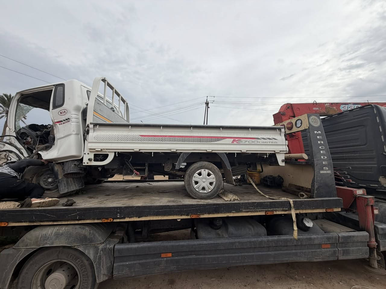 للبيع كيا بنكو للبيع
موديل 2021
رقم صلاح الدين. تحويل مباشر 
صار بيها حادث. 
ابيع ع حادثها 
مكاني بغداد  حى الرىاسة
***********
