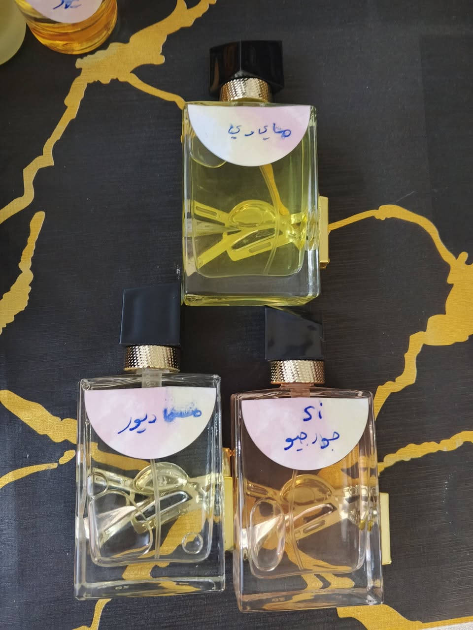 عطور تعبئه شرط زيتي 50مل
سعر 5
انا الابيض /بربري هير/ مس ديور /ماي وي/siالاحمر /كلامور


**إذا كنت صاحب هذا الإعلان وتريد حذفه لأي سبب، رجاءا أرسل رسالة إلى الدعم الفني**