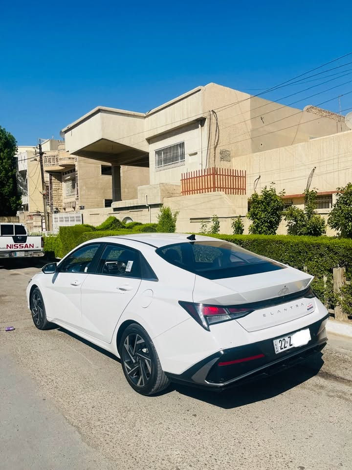 السلام عليكم النترا موديل 25 زيرو ماشيه 17 فقط خليجي تجميع صيني مكينه 1500 دبل نوزل فول مواصفات واحد عله واحد فتحه وبصمه بعدها عله وضع الشركه مكفوله كفاله عامه  رقم اربيل هزه وفحص جديد مكاني بغداد *********** السعرر 145 وبيها مجال للشراي
