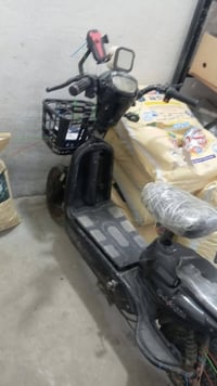 دراجه شحن للبيع حجم ١٤فول مواصفات كلشي شغال بس بطاريات تعبانه اشاير كل...