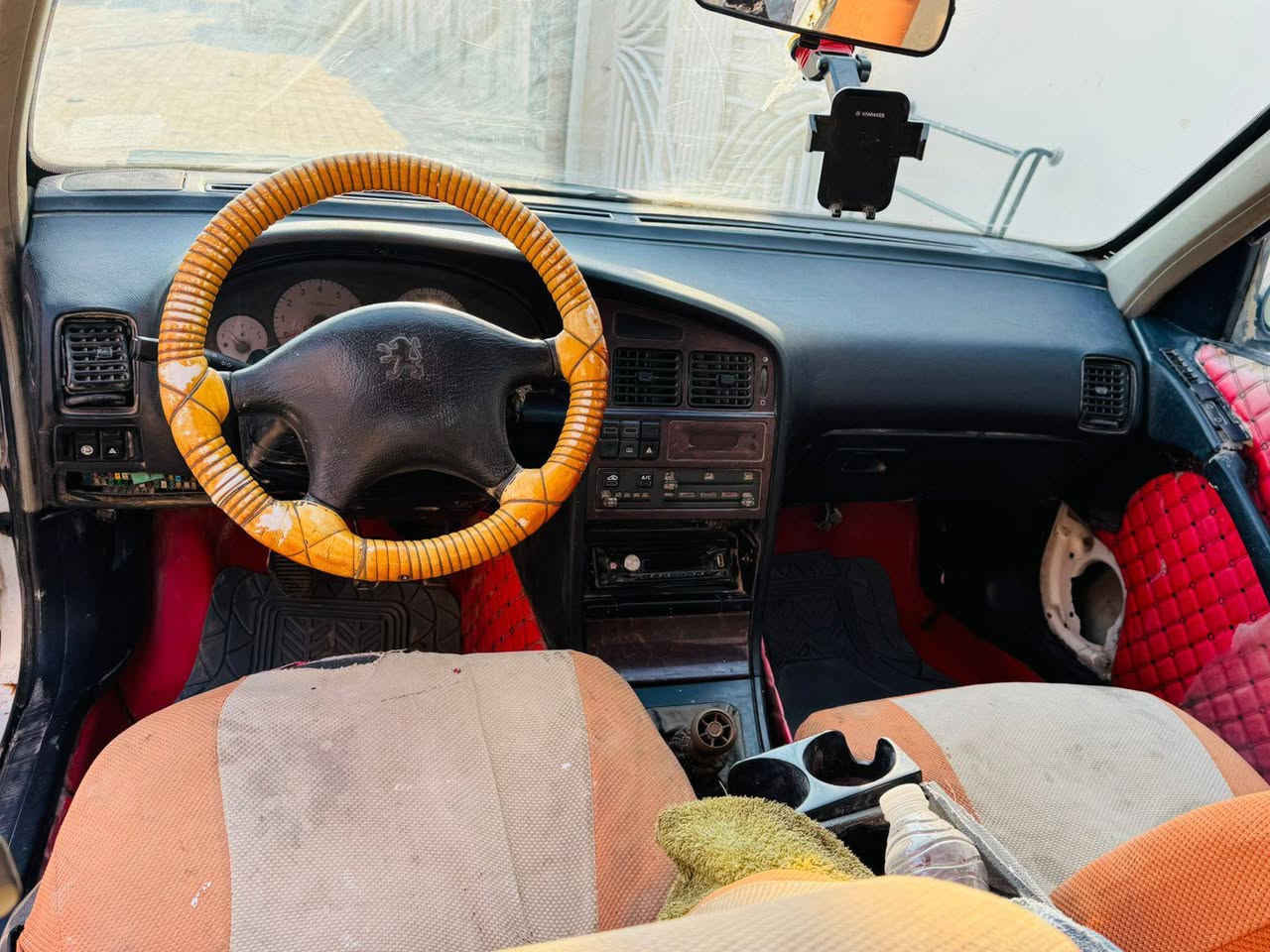 السلام عليكم بيجو بارص 2013 مكينه وكير وحداديه جاهزه مداور  ثاني يوم بس كون ماتتعطل بمداورها  تخم تاير جديد باتري كهربائيات كله جديد السعر 35 وبيها مجال الاتصال ***********
