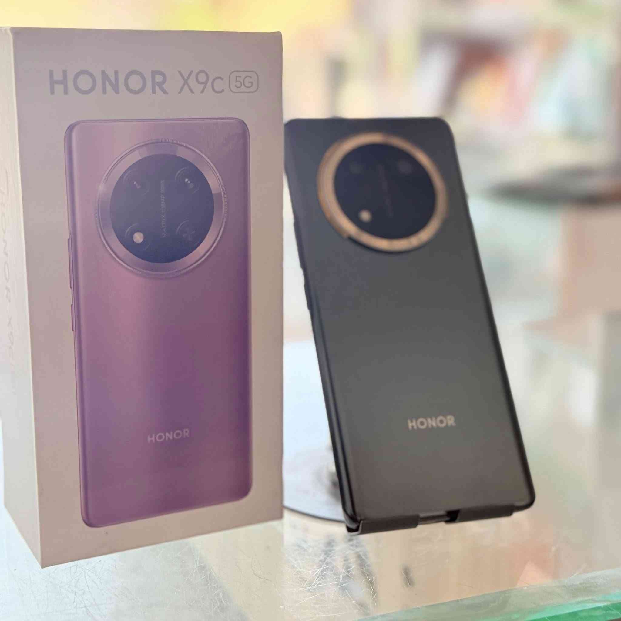 سلام عليكم هونر x9c G5 ذاكرة 256 جيجابايت عشوائية 12 بطارية🔋 6000 الجهاز نضافة 95‎%‎ رقم هاتف *********** مكاني بغداد الحسينية توصيل 🚚 جميع المحافظات ايشي تردون كفرات لواسق صيانة قطع غيار كلشي موجود
