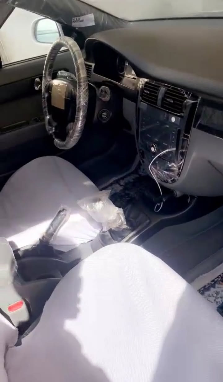 ئۆپترا 2013 سبوغ عام پێش و پشتی هەیتی وەرگەرایتە لای سەکن جامرغی لای سەکنی پشتەوە لەگەل نیو دۆسەی گۆرایە گێر و مەکینە بێ حەیبە گێر عادی سەنەوی بەسەر چووە هەزە و فەحسم لۆ کردیە سەیارەکی بێ مشکیلە کەم مەسروف بەس بەنزین و رونی دەوئ غرامەی 6 وەرەقە و نیوی لەسەرە دوای مەحامەلە دەتدەمەوە داوای 65 وەرەقە و مەجال 

ژ.م /***********
