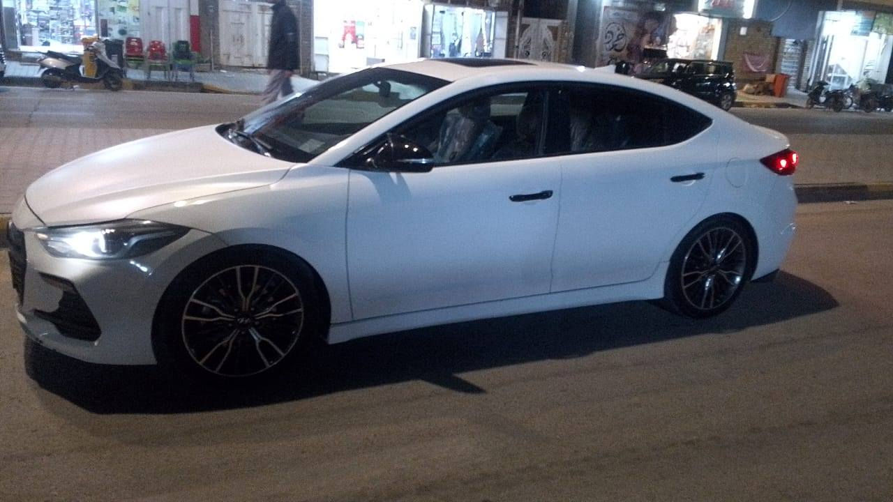 من رخصه الإدمن الانترا موديل 18
فول موصفات. 1/1 
وارد أمريكي فقط ضرر خفيف خشم الجاملغ 
تبديل بنيد وجاملغ 
كير مكينه حداديه تخم تاير 
كل جديد 
3بصمات 
فتحه كشن جلد تدفئه 
شفتات بالستيرن 
رادارات تحديد مسار 
جاهزه للاخير مكاني واسط 
المركز 
117 وبيها مجال بسيط 
‏‪***********‬‏
صور الحادث موجود والسونار موجود
