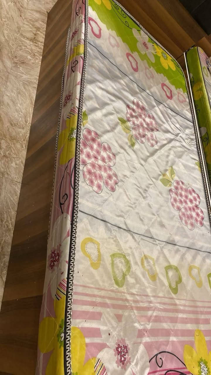 ثلاجة للبيع/سرير مفرد مع دوشك للبيع


**إذا كنت صاحب هذا الإعلان وتريد حذفه لأي سبب، رجاءا أرسل رسالة إلى الدعم الفني**