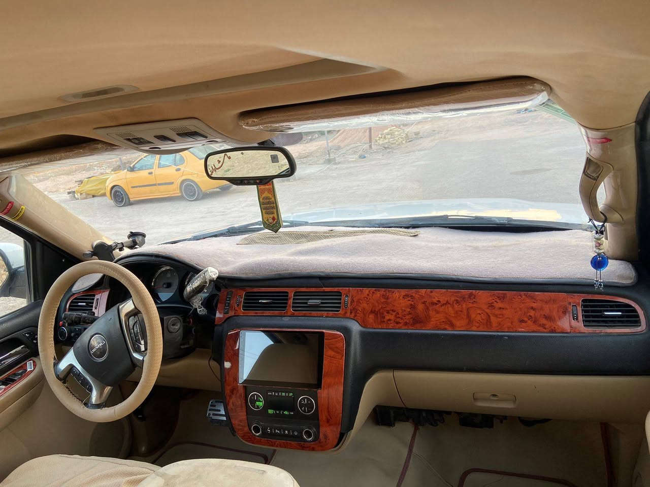 السلام عليكم
يوگن مستعجل على بيعتها
رقم بغداد سنوية 2027 مصفره 
مكان السيارة بصرة
مكينه و كير  خير من الله
حادث مدكر وبنيد للاستفسار الاتصال 
***********
السعر 105 بيه مجال بسيط للشراي
