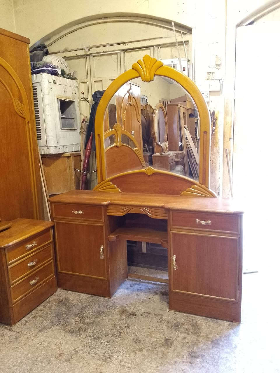 غرفة ستة ابواب ملحق داخلي نقش سوري شغل توصي نظيفه جدآ العنوان الحدباء خلف مرطبات البحرين مقابل افران زينب الرقم ***********
غير متوجد على الفيس
مستعدون لشراء الغرفه و الكناتير
