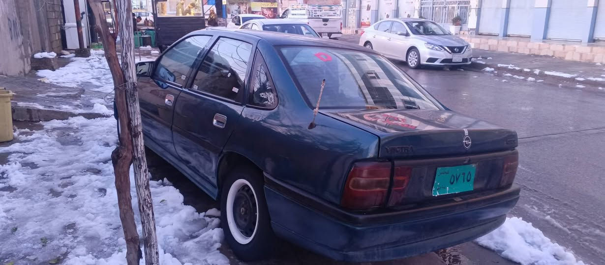 ئەو ڤیکترایە بۆ فڕۆشتن مۆدیل 93 مەکینە 20 Abs لۆک لۆکە موس و بڕاوە بەشەرت جەمپێکی خەفیفی هیە لای چەمەلغی دواوە لای سەکن گێر و مەکینە بەشەرت علوجە ماڵی مەدەنی بەشەرت  18 گەڵا و تۆزێ مەجەل شویێن دەورو بەری ڕانیە ژم *********** تێبینی بێ فەحس و تڕایی نایفڕۆشم
