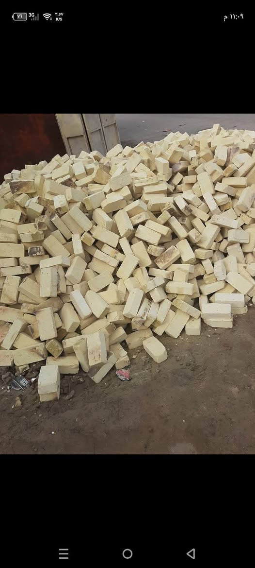 طابوق للبيع اريد اشتري خابرني وبالعماره خوش طابوقه نظيفه هذا رقمي خابرني ***********
