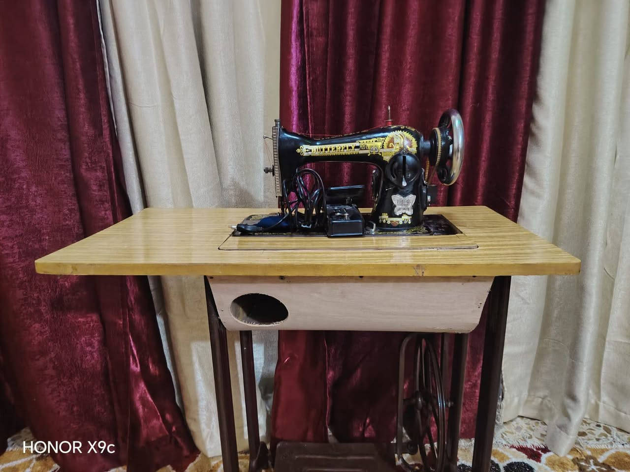 ام الفراشه الاصليه الموديل القديم جداااااا
شرط الفحص والشغل 
مكينه جدااا نظيفه 
تخيط كافه انواع الاقمشه


**إذا كنت صاحب هذا الإعلان وتريد حذفه لأي سبب، رجاءا أرسل رسالة إلى الدعم الفني**