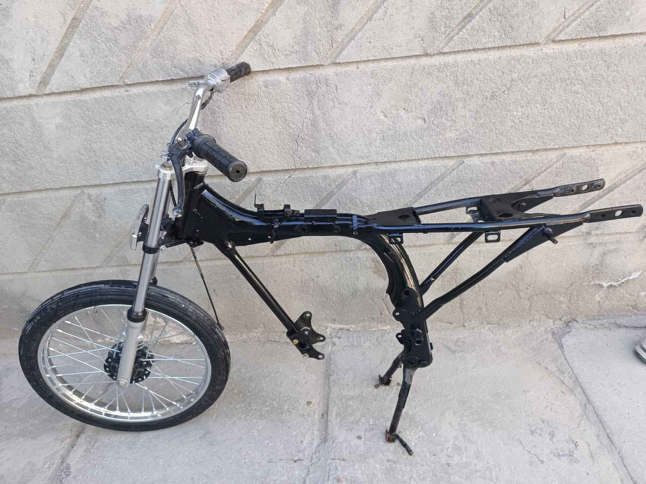 شاصي لبيع وراق صولي 16ارشا محور محور نامه سعر 270فقط شاصي لقراض مو ويا وسبايدر طياري ما مشدود ب50ناصريه مركز ***********
