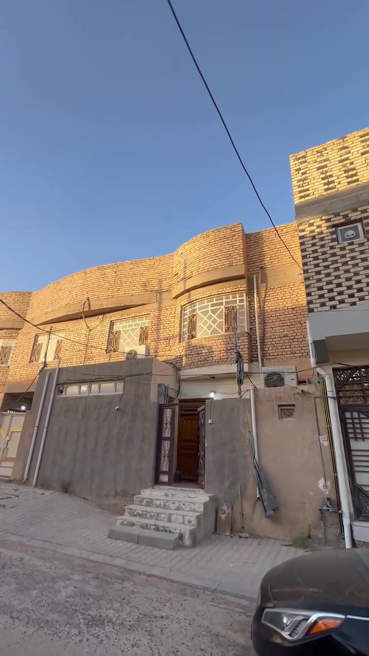 بيت للايجار حي الامير مؤثث مساحه 100 م مربع يتكون من ثللاث غرف نوم وصاله واستقبال ومطبخ ومجاميع صحيات سعر الايجار مليون وربع وقابل للتفاوض للاستفسار يرجى الاتصال 

سيد قحطان الغرابي ***********

سيد كاظم الغرابي ***********
