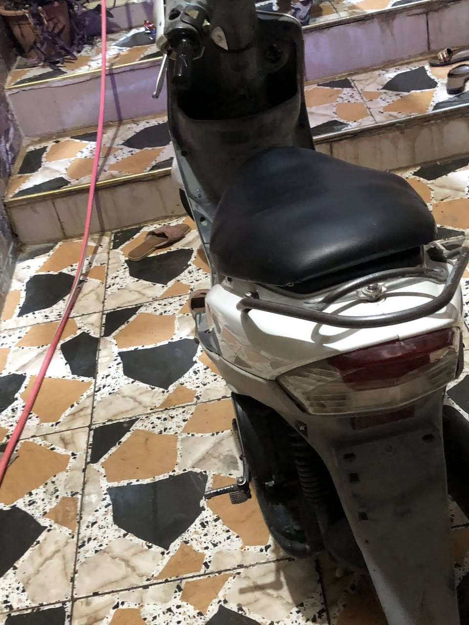 عمي لسلام عليكم  دراجه للبيع او مراوس  ٥٥ بلاد كفاله عامه لسعر ٤٢٥ وبيهة وجال حك الجيه مكاني ديالى بعقوبة  لرقم ***********
