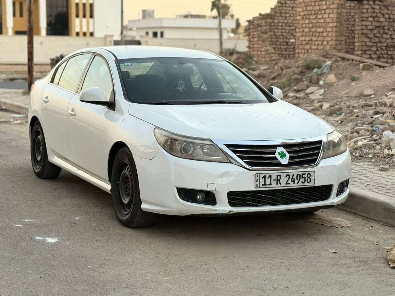 رينو سافران 2012 
مكفوله بدون صبغ 
جاهزه تبريد ثلج ❄️ 
محرك وكير كفاله 
صدر نضيف تخم تاير 
بسمي للبيع السعر 82 ورقه 
***********
