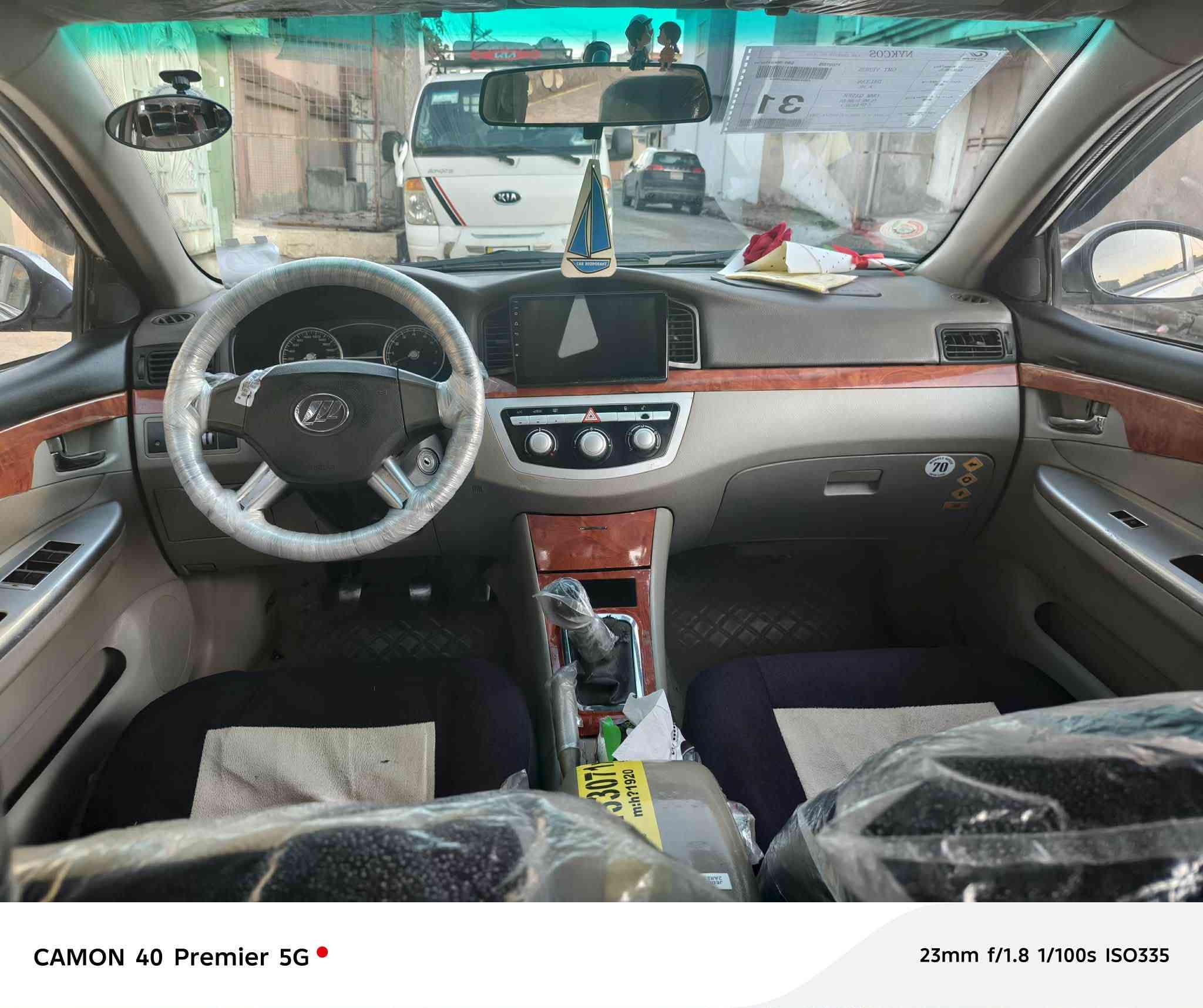 السلام عليكم
للبيع ليفان 620
 مكينه كير شرط 
تاير جديد 
ضرر فقط جاملغ رش 
وبيها بارد شي قليل 
كوبون بانزين 
فتحه سقف 
شاشه سماعات طخم 
سياره كلشش نظيفه 
السعر ٥٥ وبيها مجال
 ترهم معارض ليفان تكسي بس نضيف ... 🚕 
‏‪***********‬‏ الجانب الايمن حي المامون 
الي يريد مراسله اني اطبلو خاص
