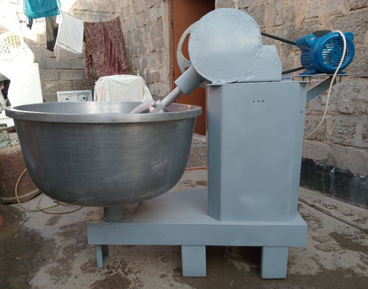 السلام عليكم 
للبيع عجانه جيس ٥٠ كيلو جديده على الكهرباء مكاني بغداد قرب الكاظمية السعر ٥٠٠ 
***********
