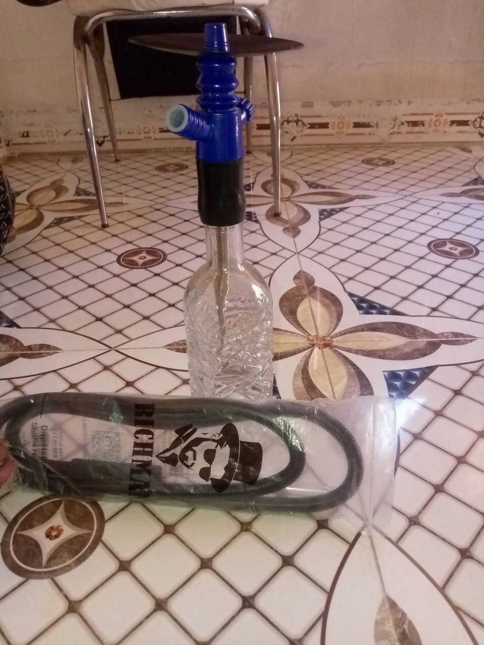 السلام عليكم..نركيله سفري مال سفرات جديده شرط بالكرتون مامستعمله ب 12 الف والجبيره الحمره مستخدمه مرتين فقط ب 22 الف تعال خاص او اتصل على ***********
