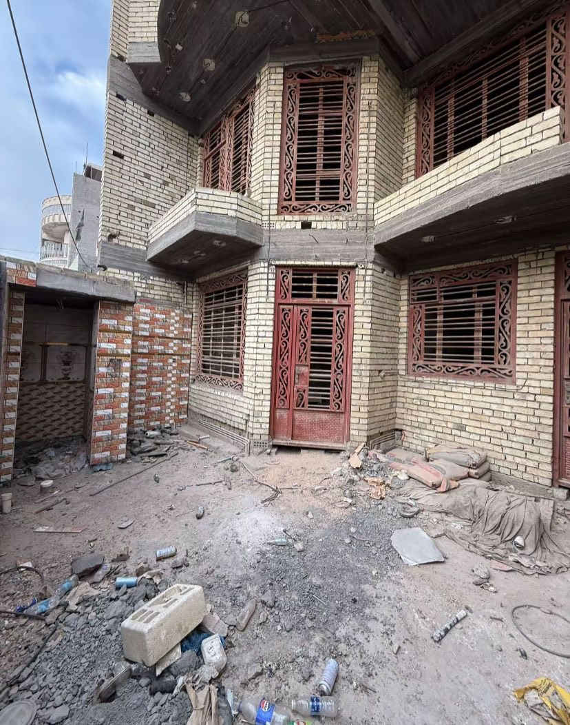 دار للبيع طابو صرف في البلديات شارع 30 اليو ان للاستفسار على الرقم
***********
مساحه 150 متر 
واجهه 7ونص ونزال 20
الطابو يحتوي استقبال وصاله ومطبخ وغرفه وخدمات صحيه داخلية 
وطابق الثاني يحتوي على ثلاث غرف وصاله وصحيات 
والجزء العلوي كامل 
السعر 400 مليون

🔴🔴 مكلف بالنشر
