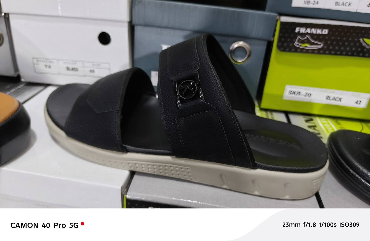 اهلن بكم  تم توفير أكثر من 100موديل  بنسب السعار كل القياسات كل الموديلات التركيه الصينيه الايرانيه الاماراتيه   اهلن بكم  خصم على كل شحاطه داخل المحل محل كرار الحجمي سوق المسوق لشحاطات والاحذيه يوجد توصيل داخل البدير اهلن بكم @إشارة


**إذا كنت صاحب هذا الإعلان وتريد حذفه لأي سبب، رجاءا أرسل رسالة إلى الدعم الفني**