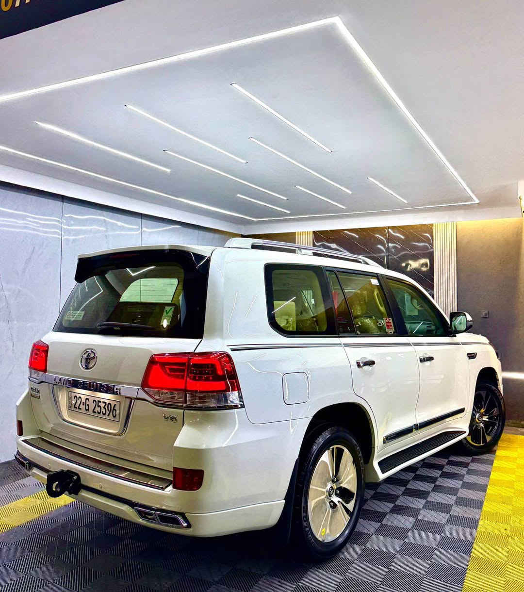 ‏Toyota Land crusir_ 2021 _ 74,000km
Grand turing👍🏼
گراند تورينگ🔷

اللَّهُمَّ صَلِّ عَلَى مُحَمَّدٍ وَعَلَى آل مُحَمَّدٍ
ماشاالله تحدا شرط ماكو هيج نضافطها
ملاحظه / بدون مراوص
رقم / ***********
سعر/545$💸
مكان/سليمانيه

🔷تويتا لاند كروز  _ 2021 _ فطيم درجه أولا 
🔷سياره مواصفات (فطيم درجه اولا)
🔷 سياره (2) كوشنات كهرباي (٣) دگم
🔷سياره (8) ايرباكات _ (٣ ) شاشات
🔷سياره مكفول كفاله عامه دعامي لي دعاميه  
🔷محرك (6) سلندر  
🔷بدون صبغ .. بدون بارد .. بدون شخوت 
🔷بدون حالوب .. بدون رمل مكفوله كفاله 🔷سياره بص ماشاالله نفص زيرو
🔷غراضات كامل موجود  هيدفونات موجوده +  كتلوكات موجود +عرضيات موجود

🔷سياره ماشيه 74,000 الف كيلو حقيقي
🔷4 اطارات و ويل جديد شريكه مامفتوح
🔷سياره داخل بيجي كوشنات جلد

🔷سياره محرك بشرت مامفتوح جديد جديد
🔷 محرك (V6) 
🔷سياره حيل نظيفه كلشي علي بلادي اوك

🔷مواصفات
(بصمه + الانزلاق + كشن جلد  + ثلاجه + زينون + هواء مزدوج + نيظام ايكو +
حساسيه الديك الموخره مرايات + فتحه ..
تشغيل عن بعد +  باب بصمه + باب خلفي كهرباي )

🔷نظافه  ١٠٠٪ كامل سيرڤس بدون نقص و مصرف

🔷سياره مال بيت أي نقص مابيها

🔷نفس اليوم / تحويل و وكاله حاظر مباشر
سنويه جديد 
🔷 سياره داخل / سليمانيه 
🔷سعر545$ ..  💸
 
🔷رقم / ***********📲 السليمانية, العراق
