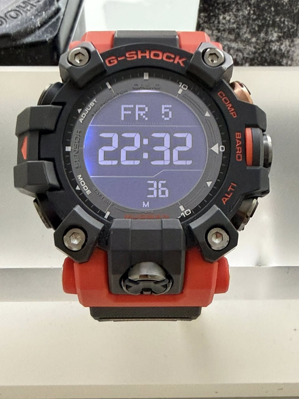 ساعة يابانيه اصليه 100% نوع Casio G-Shock Mudman GW-9500 تعمل بالطاقة الشمسية Tough Solar مزودة ببوصلة رقمية وقياس الارتفاع والضغط الجوي ودرجة الحرارة ومقاومة للصدمات والطين والماء حتى 200 متر لون أحمر وأسود مميز جداً بحالة ممتازة مع العلبة والكتيبات وكرت الضمان السعر المطلوب 165 دينار للتواصل على الخاص أو على الرقم 0785261118


**إذا كنت صاحب هذا الإعلان وتريد حذفه لأي سبب، رجاءا أرسل رسالة إلى الدعم الفني**