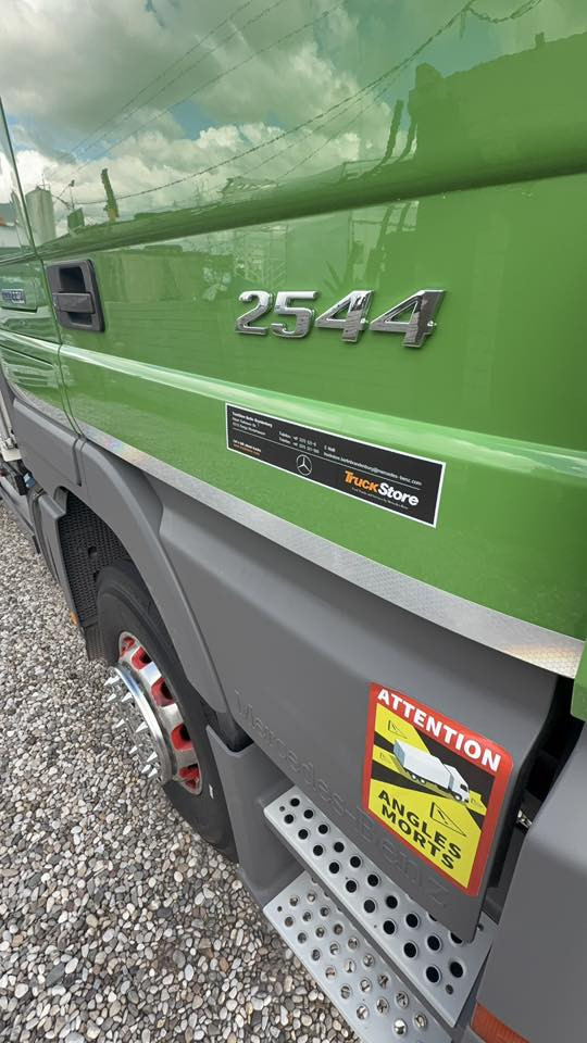 ماشاءالله
أكتروزميگاسبيس
موديل ٢٠١٢
حجم ٢٥٤٤
١٢نمره أوتوماتيك
فول مواصفات تبريدخزن
مكان سياره موجودفي سليمانيه معرض عوزيري
***********📞
