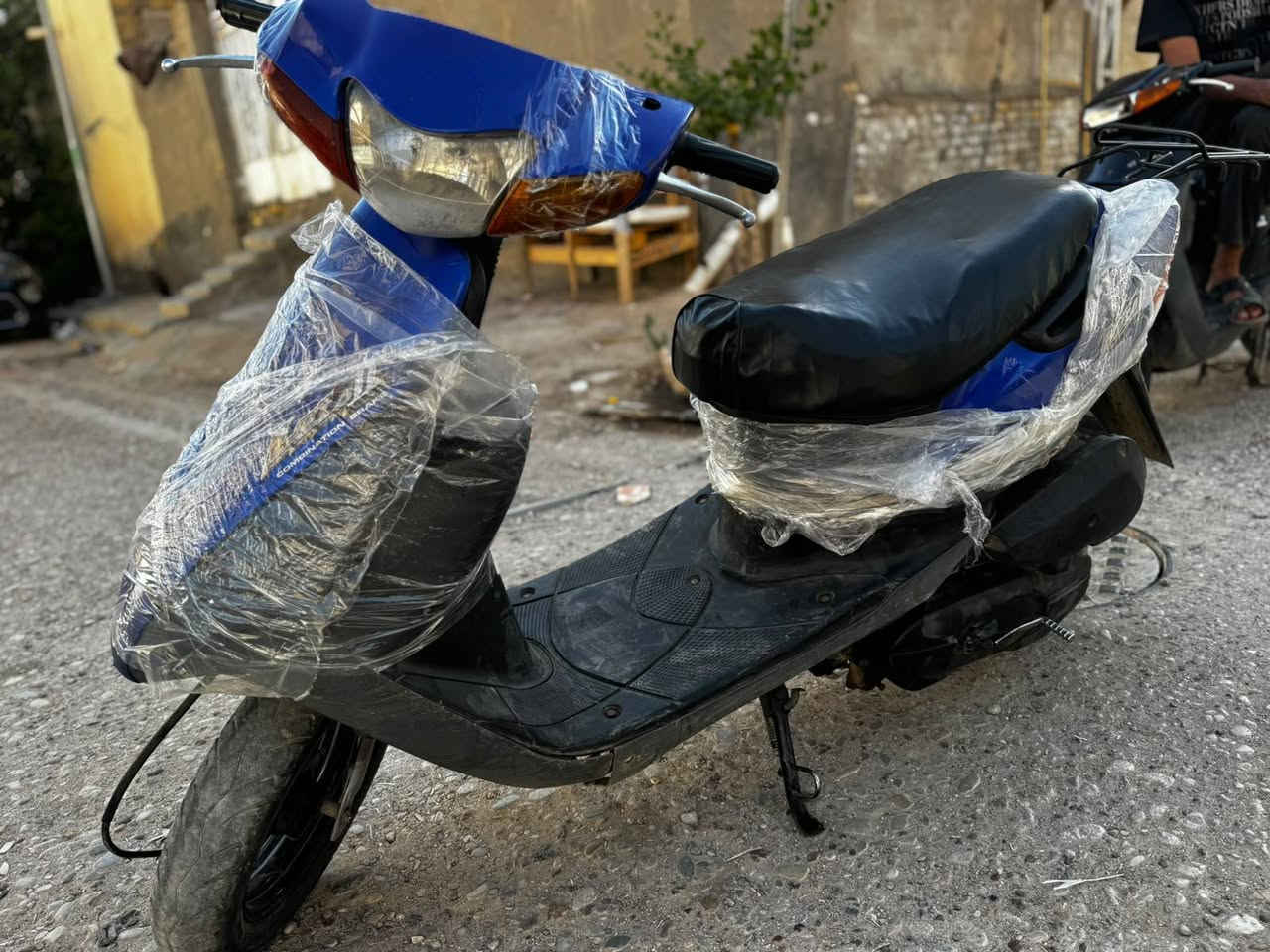 السلام عليكم دراجه للبيع  دراجه جديده ونضيفه بيه اوراق تشتغل هندر وسلف بس باتري ما بيه 225 وبيه مجال   *********** العنوان حي المعلمين القديم
