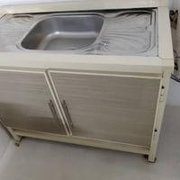 كاونتر ٣ قطع سعر ١٧٥ وطباخ سعر ٢٠٠الف العنوان بغداد الطوبجي للتواصل 07...