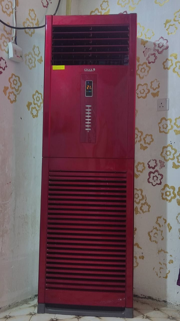 السلام عليكم سبلت كنتوي 3 طن   نوع اونكس بلاد تدفءه وتبريد السعر مليون ومتين  والثاني 2طن وربع جنرال بلاد  تدفءه وتبريد السعر 500 الف موبايل *********** كربلاء
