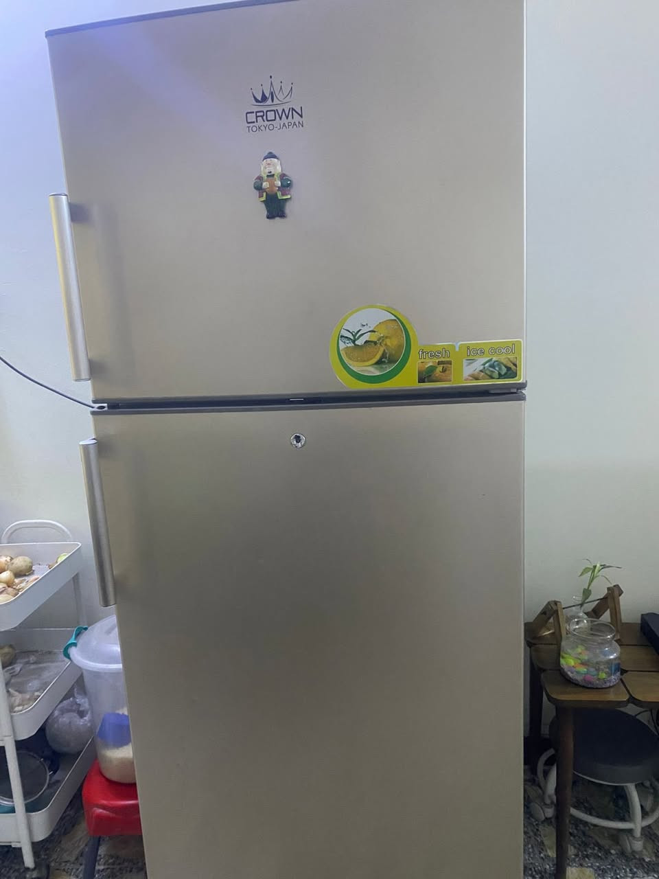 ثلاجة كراون للبيع ارتفاع 175 
السعر 250 وبيها مجال
للتواصل خاص


**إذا كنت صاحب هذا الإعلان وتريد حذفه لأي سبب، رجاءا أرسل رسالة إلى الدعم الفني**