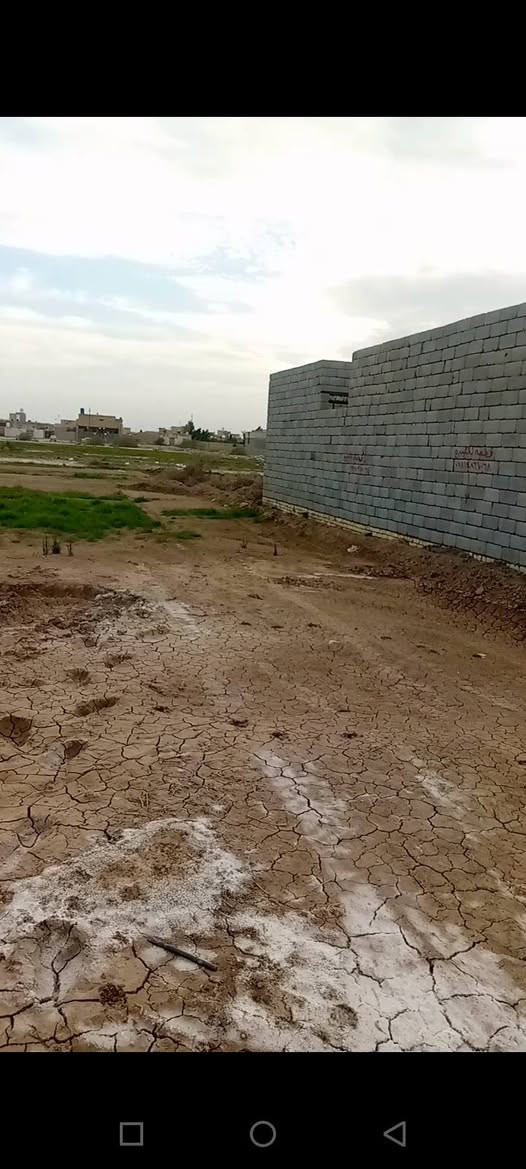 قطعه البيع 300 متر مقبيل حجي ابو الطيف ***********
