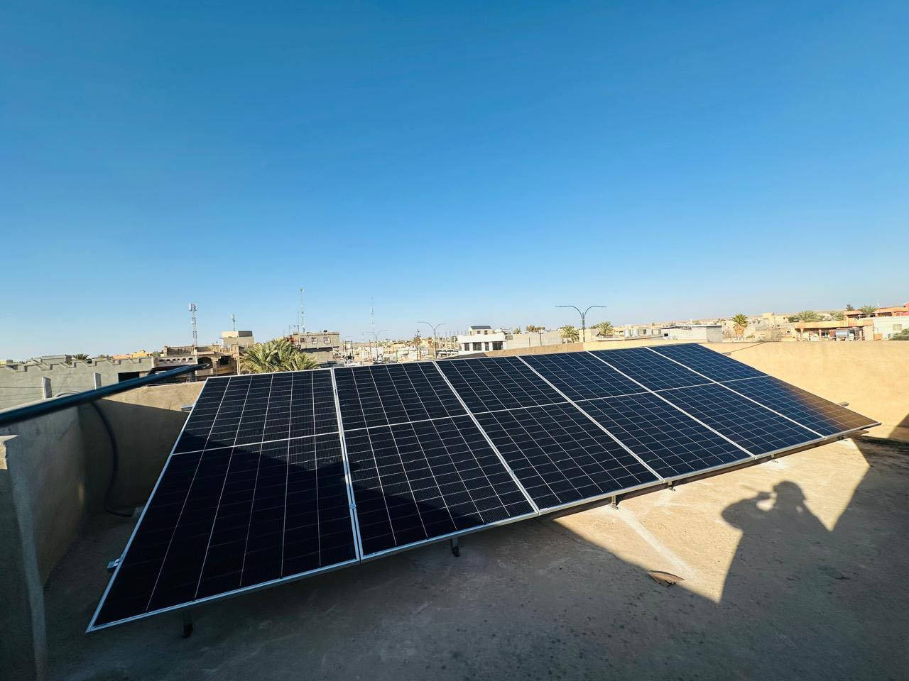 ☀️ شركة أشور للطاقة الشمسية
ثقة… جودة… وإنجازات مستمرة في كل مناطقنا 💪
على بركة الله تم تنصيب منظومة طاقة شمسية للعميل 
مهند محمود الجادالله
📍 في قرية اسديرة وسطى – التابعة لناحية أشور✅
🔋 تفاصيل المنظومة:
✅ 12أمبير نهاري
✅ 10 أمبير ليلي
🔋 بطارية 12.5أصلية
⚡ انفرتر فلستي عالي الكفاءة
☀️ 6 ألواح فلاديفيا(إنتاج قوي وأداء ممتاز)
منظومة مناسبة لتشغيل الأجهزة الأساسية باستقرار وتوفير ملحوظ بالمصاريف 💡
🚛 مستعدون لتنصيب المنظومات في جميع محافظات عراقنا الحبيب
✔️ بيع نقداً
✔️ تقسيط عن طريق المنصة
✔️ كفالة وخدمة ما بعد البيع
📞 للحجز والاستفسار:
***********
***********
أحمد البو حسيب
أشور للطاقة الشمسية ☀️
