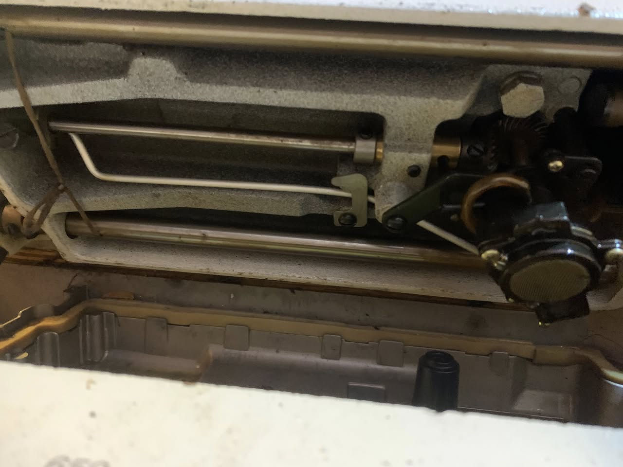 سلام عليكم مكينه بلاذر رجاليه مكينه جديده نضيفه بعتهي بدهنها مكان المكينه بغداد مدينه صدر قطاع 73السفسار ***********
