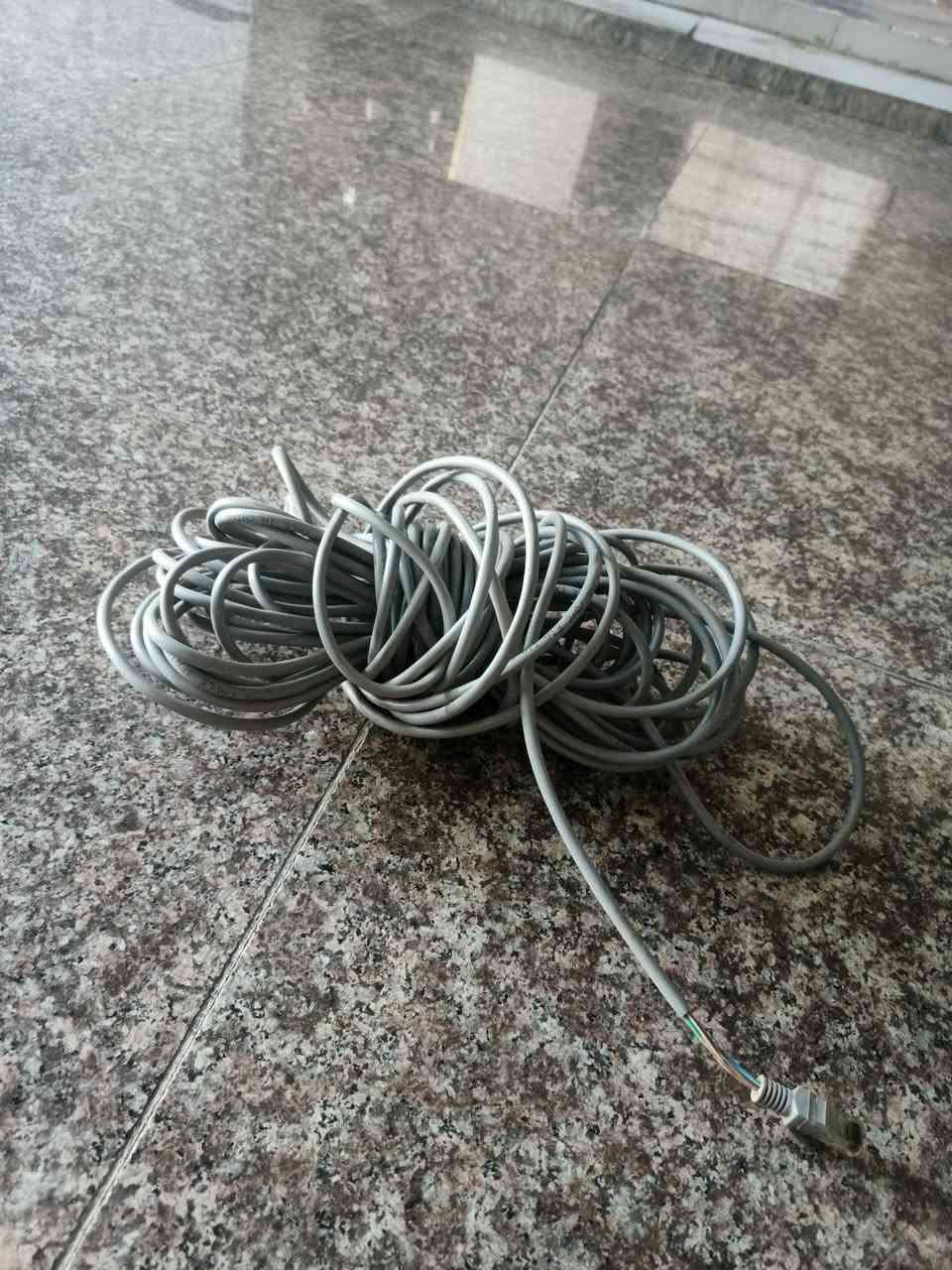 صحن انترنيت مع راوتر تبلنك وواير شغلات السعر 80الف


**إذا كنت صاحب هذا الإعلان وتريد حذفه لأي سبب، رجاءا أرسل رسالة إلى الدعم الفني**