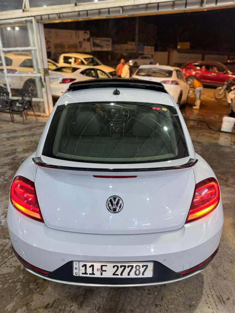 السلام عليكم 
فوكسواكن بيتل 
موديل 2018 
وارد امريكي فول 1/1 فئه دون 
محرك 2000 توربو 4 سلندر مزود وكامل 
رقم بغداد بسمي تحويل مباشر 
ماشيه 49 مايل 
حادثها جاملغ وبنيد فقط 
مكانها بغداد الاعظميه
*********** بغداد, العراق
