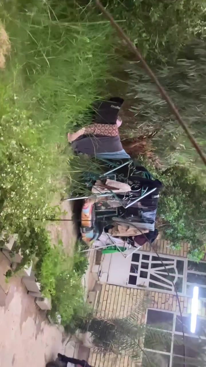 كاع مع بيت حديث البناء 🏡
📍 الموقع: طريق بغداد — خلف مدينة مدينة سيد الأوصياء للزائرين
قريبة جداً على شارع الزوار، يم سياج المدينة.

🔹 مساحة الكاع: 725 متر
🔹 البيت بمساحة 130 متر
🔹 بناء جديد وتشطيب مرتب

تفاصيل البيت:
✅ نص طابق
✅ الطابق العلوي: غرفتين كبار + درج معزول
✅ الطابق الأرضي:

غرفتين
صالة
استقبال
مطبخ
حمام
تواليت

✅ البيت سيراميك للسقف
✅ بيبان أصلية جديدة
✅ حديقة أمامية وخلفية
✅ حمام خارجي
✅ سند 25

📞 للاستفسار أكثر:
***********

🔥 موقع ممتاز وسعر مناسب للجادين
يرجى مراسلة أو اتصال للمعاينة والتفاصيل
