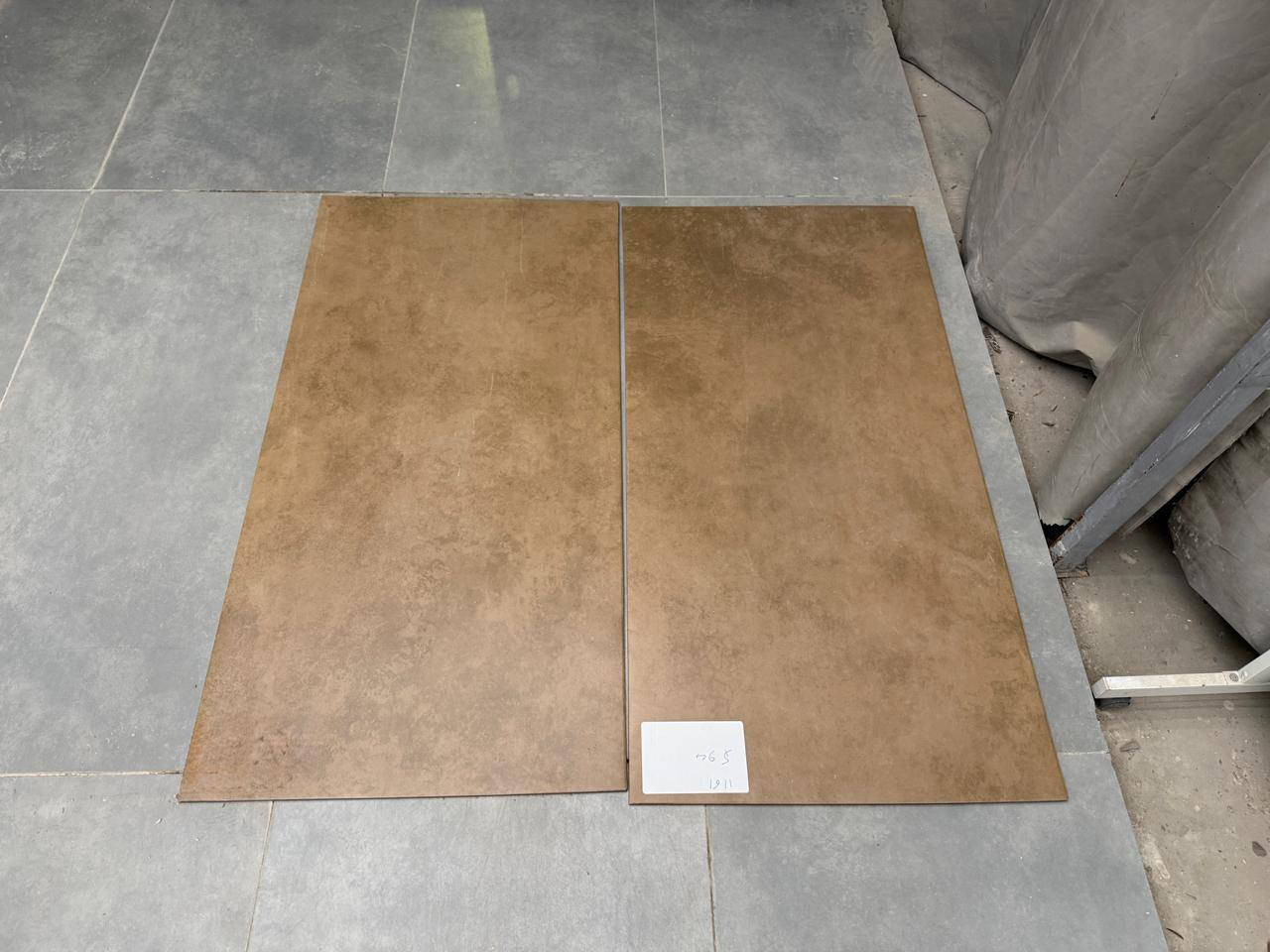 متاح كاشي بورسلين 60على 120واصل خابر وتدلل ***********
