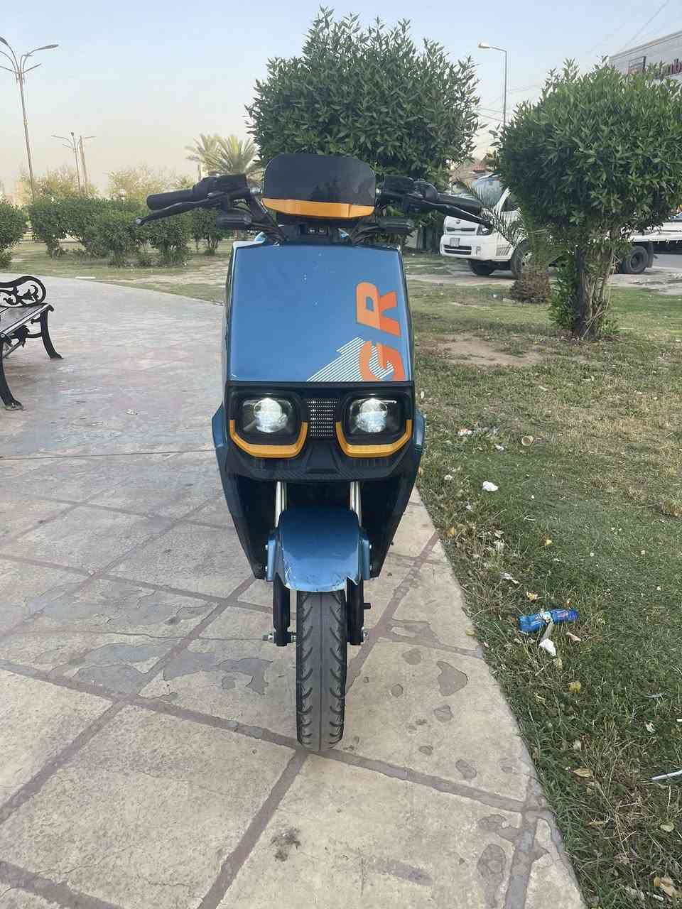 سلام عليكم. دراجه شحن. GR. أم عيون. موديل 2025. بطاريات جدد. سرعه. 60. لايت زينون اضائه LED. بريك دسك  بصمه. تشغيل عن بعد.  او تشغيل عبر نضام كارت NFC  نضام حمايه سرقه. حساسات شاشه ايباد تجي وياه سويجات 2 او بصمه 2. او كارت تشغيل   دراجه كامله.  سعر.  400 الاف. بيه مجال.بسيط. مكاني بغداد رقم.  ***********
