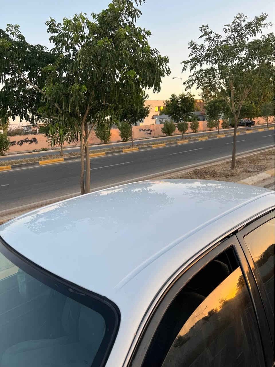 كرولا ئارمي پلاستيكي سليماني موديلي ١٩٩٦ توماتيك قةترة دةعمو خياسي نية ناودةري لوكة حيزام بوياخة لةسةر ساقي وةك شوشةية بوياخي گيرومةكينةي ئةوروپية زور پاكة تايةي تازةية ناوي دةشبولي لوكة سعري ٣٤ كةميك مةجال  *********** كالار, السليمانية
