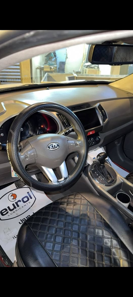 سلام عليكم سبوتج موديل 2011 رقم سليمانيه الدولي سنويه هزه جديد تحويل ثاني يوم بسمي السياره بيه 3قطع صبغ فقط بدون ضرر سونر موجود الباقي كفاله مكان بغداد الشراي يتصل *********** السياره فول عده البصمه
